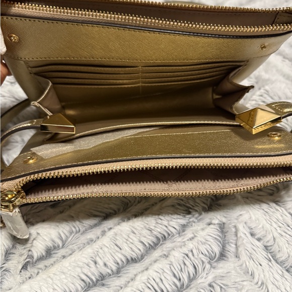 Michael Kors Karla Medium East West Leather Crossbody NEW! - Picture 7 of 7